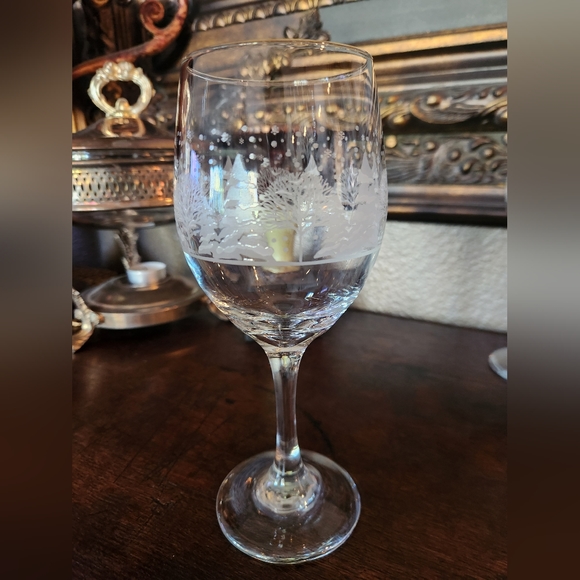 Holiday Wine/EggNog Glasses - Picture 3 of 10